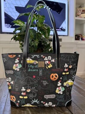 Disney Dooney & Bourke NYC New York City Mickey Minnie Tote Bag - Excellent!